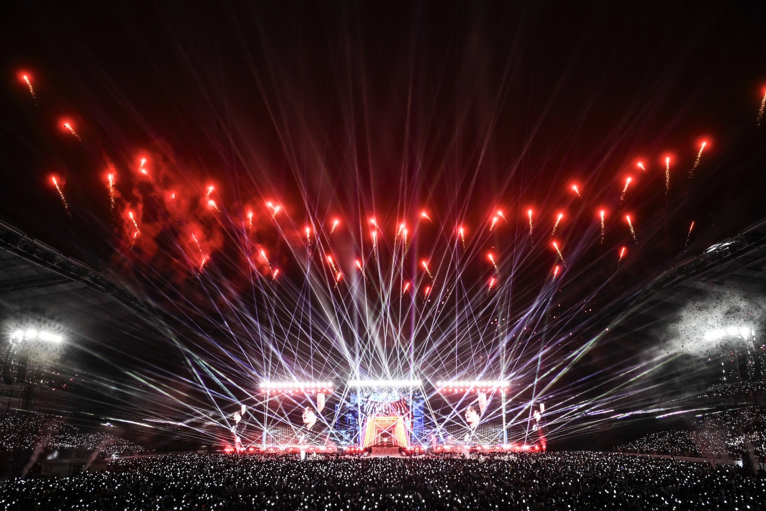 Stray Kidsがスタジアム公演を完走！ 2週連続4公演で22万人を動員「Stray Kids World Tour ＞」［5月18日公演レポ］