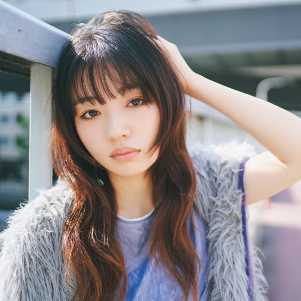 にしな「どんどん自由に純粋に、音楽を楽しんでいます」