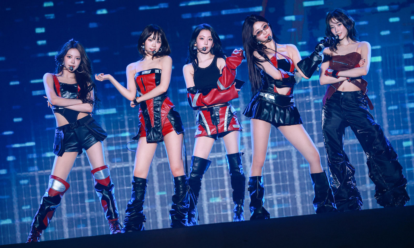 LE SSERAFIM、初の東京ドームで涙。「私に夢を見てもいいと信じさせてくれたFEARNOTを一番素敵な場所に連れていく」