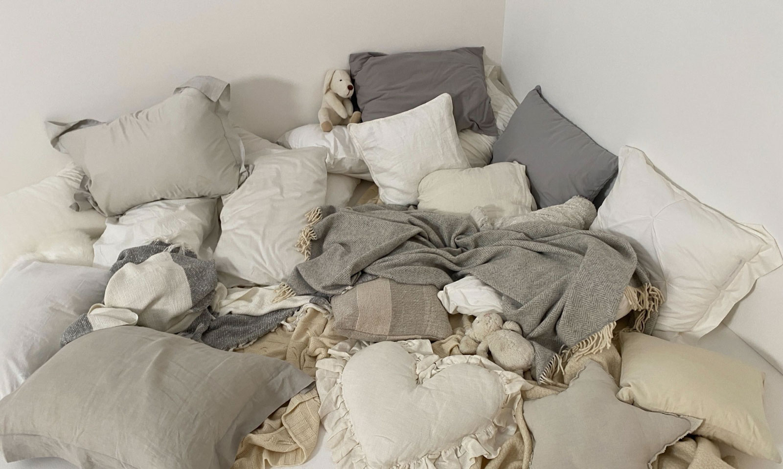 【COVER STORY】Travis Japanが1年ぶりにananで魅せる！ 誰かに寄り添う“見守りTiger”全開な撮影現場