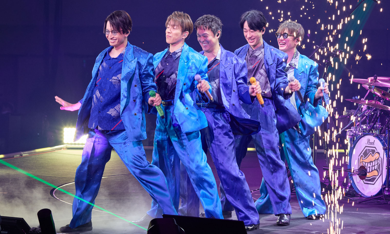 ファンとの掛け合いはまるでコント！ SUPER EIGHTが会場を笑いの渦に包んだ武道館公演