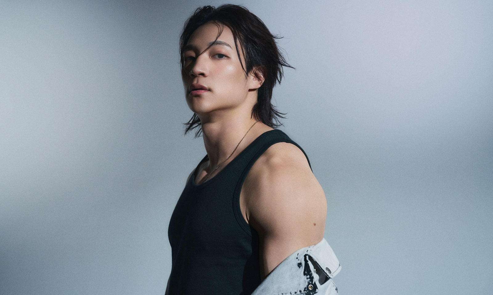 ウェブ限定のアザーカットを公開！ プロレス上野勇希選手の“脱・王子様”メイク