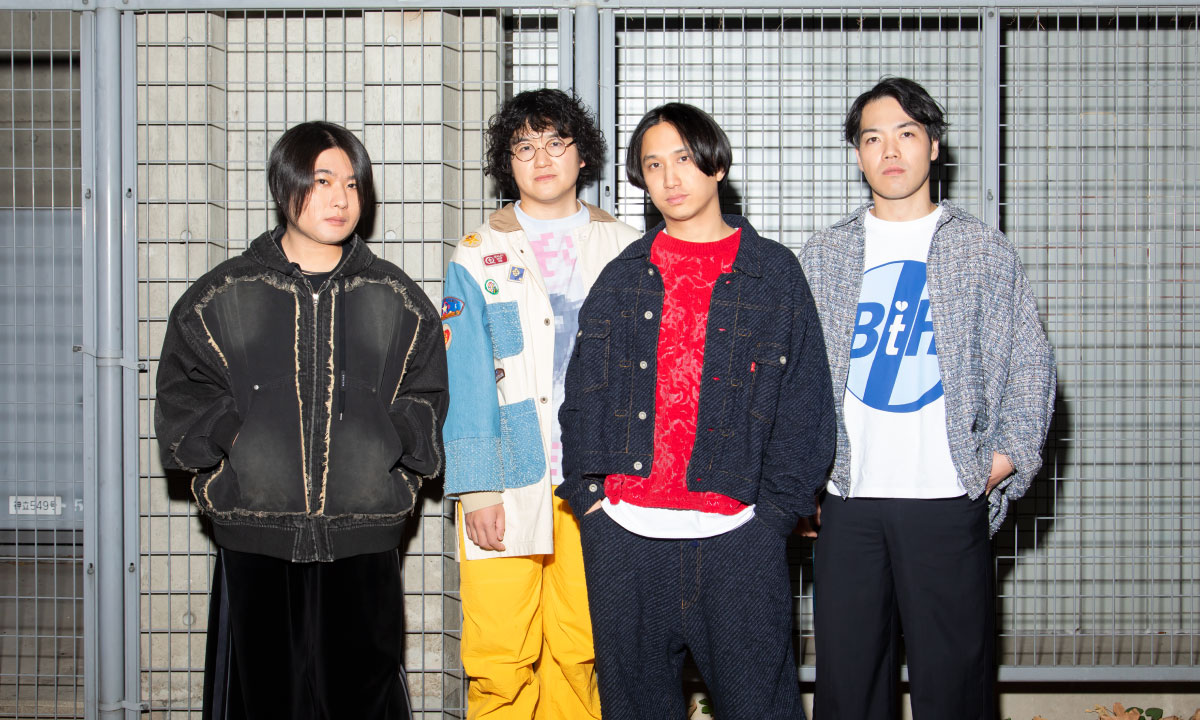 マカロニえんぴつ、10年間の集大成を体現し、裸一貫で勝負したフィジカルな一枚