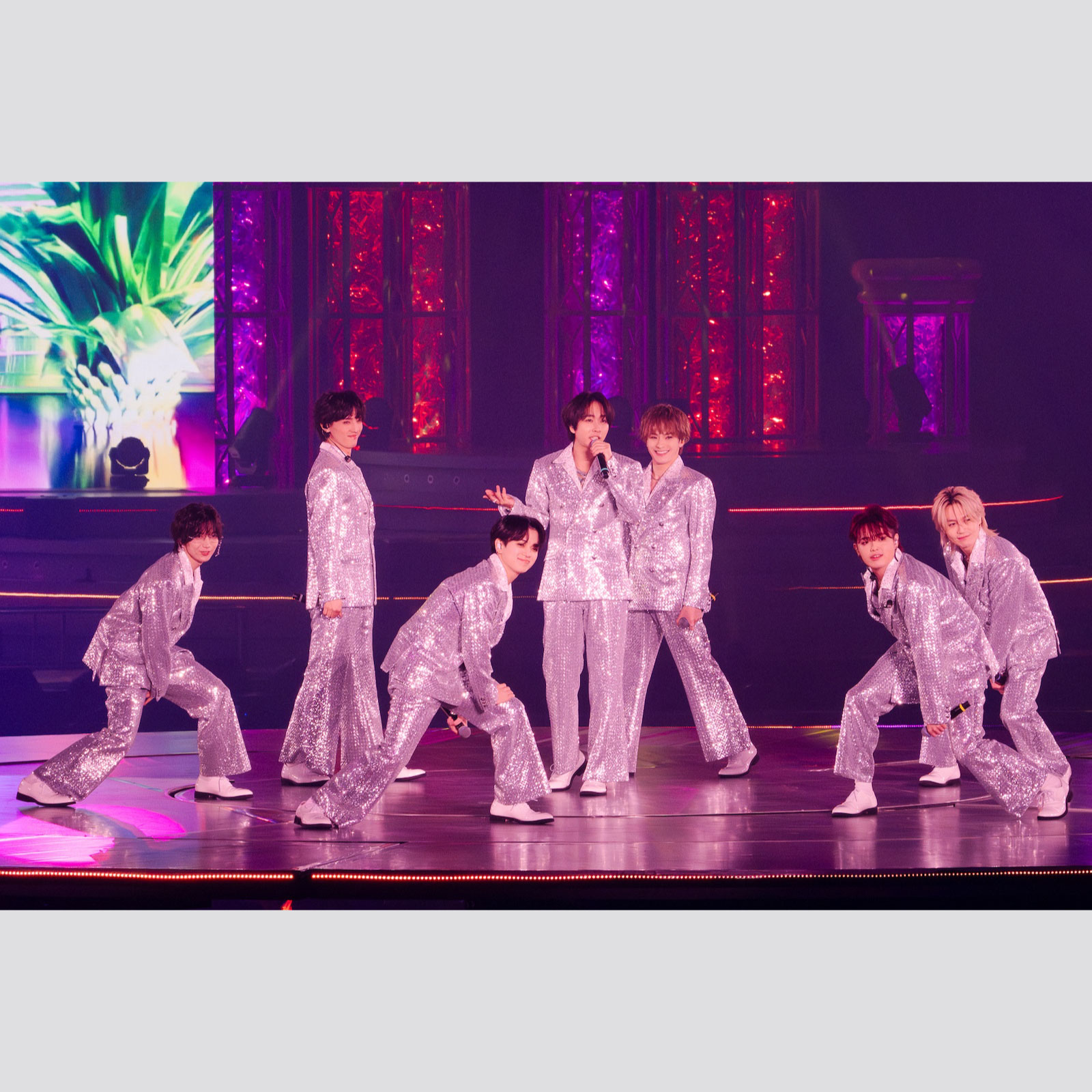 タイムマシンに乗って時空を超えた⾳楽の旅に誘うエンターテイナー・Travis Japanの圧巻ステージ！