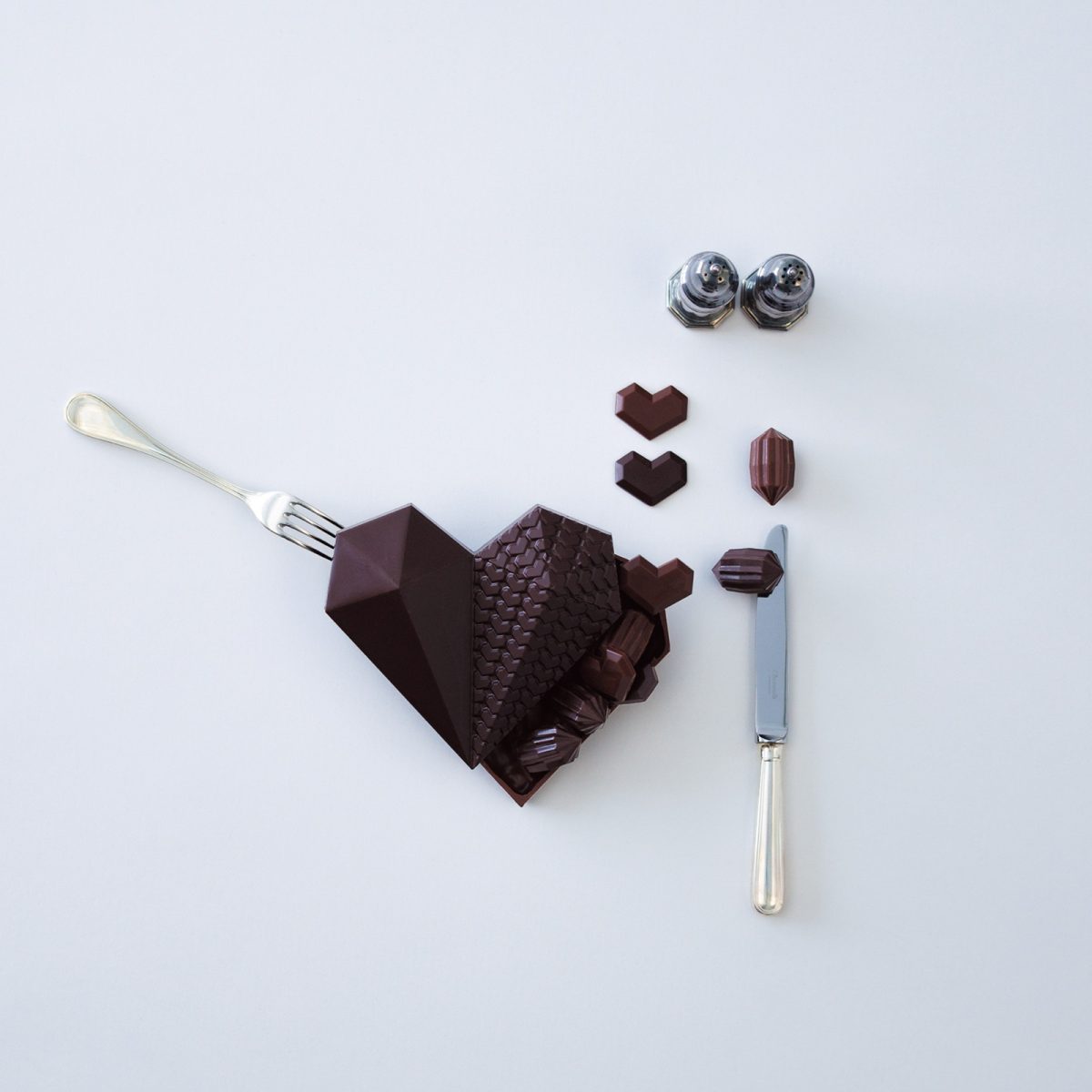 心躍るような一粒と出合える！ メゾンの新作ショコラ3選