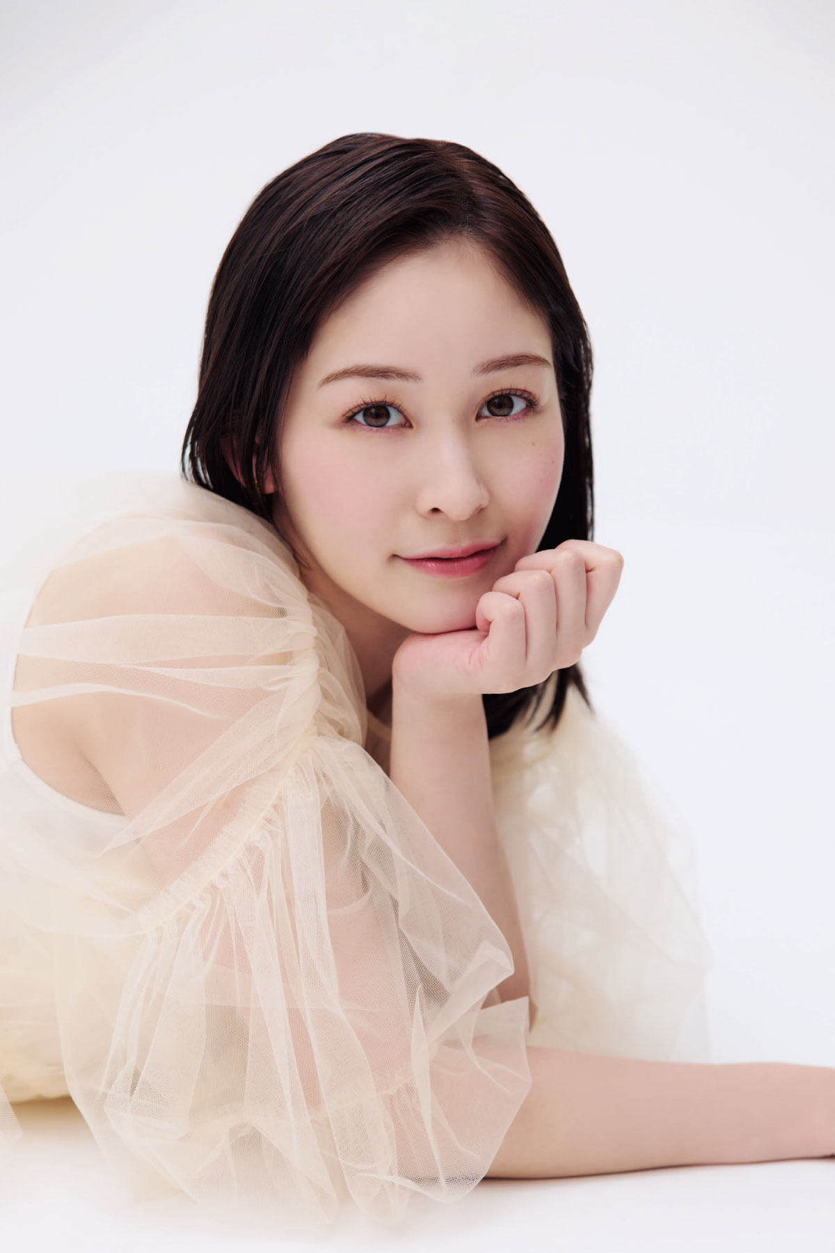 フリーアナウンサー・岩田絵里奈さんが忙しくてもツヤやかな肌と髪を保つ秘密とは？