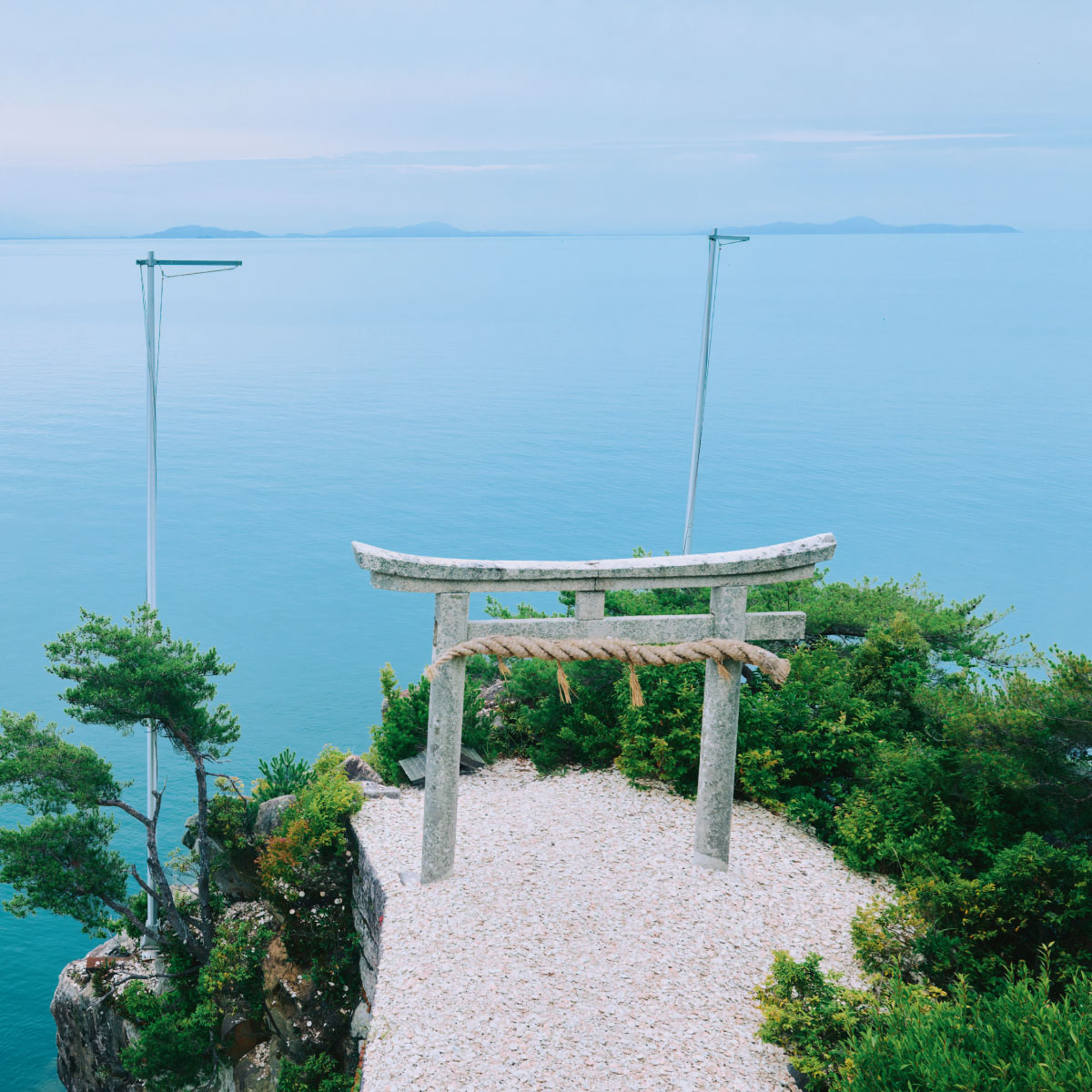 滋賀・雄大な琵琶湖の恵みに触れる。竹生島詣と城下町・長浜街さんぽ