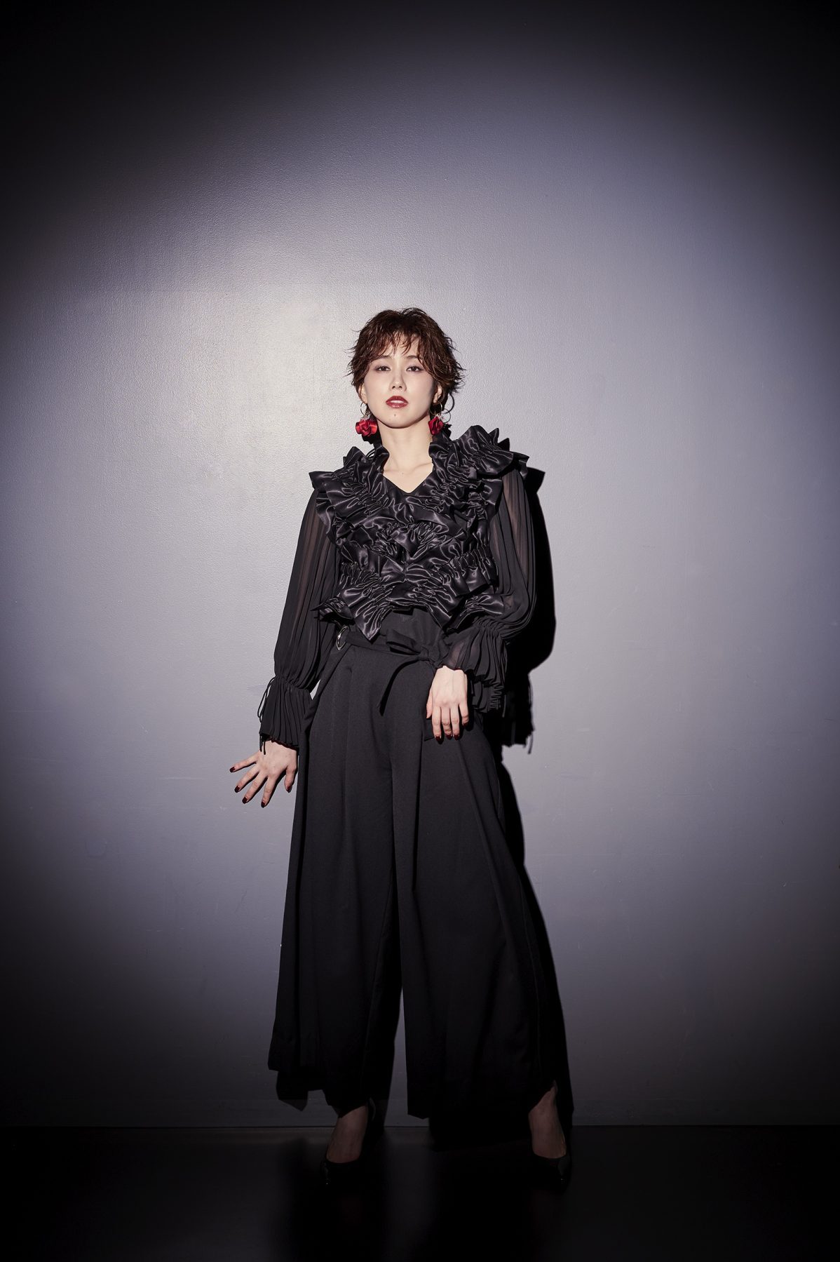 元宝塚歌劇団雪組トップスター・彩風咲奈が歩む「道」。「もっと自分の感覚や感情に素直になっていきたい」